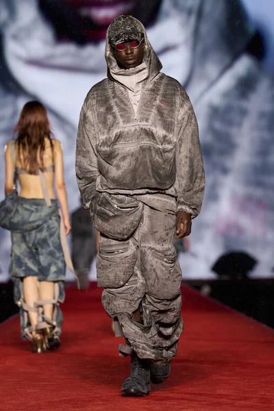 Look 28